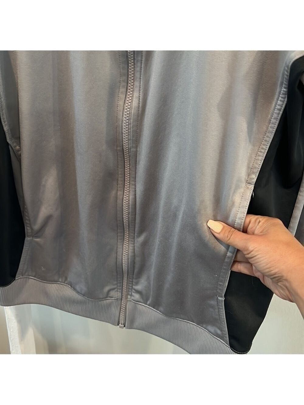 REEBOK grey and black full zip warm up jacket large - Picture 5 of 8